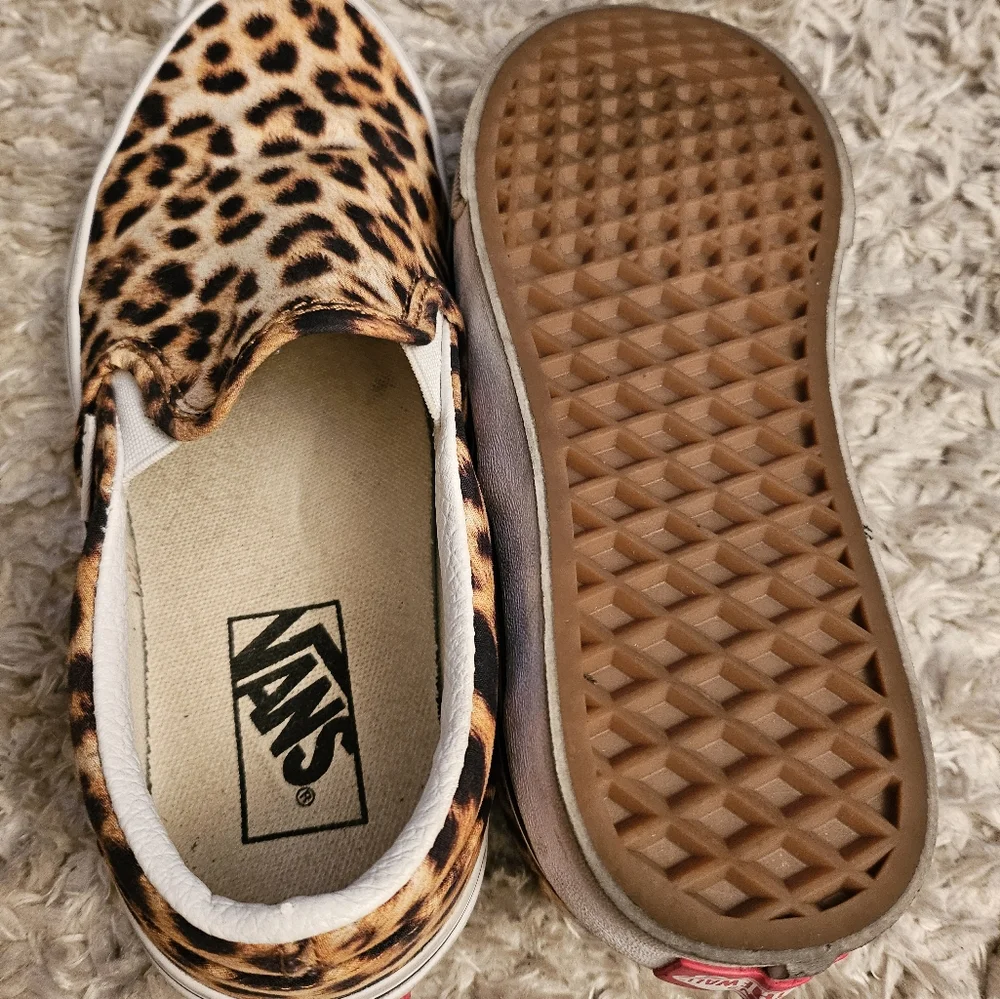 Vans - Picture 2 of 4